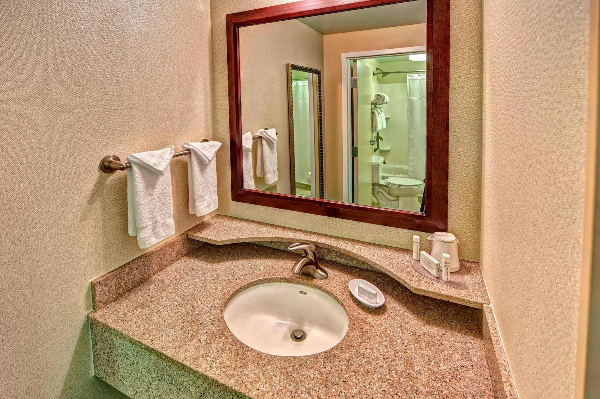 Springhill Suites Norfolk Old Dominion University Extérieur photo